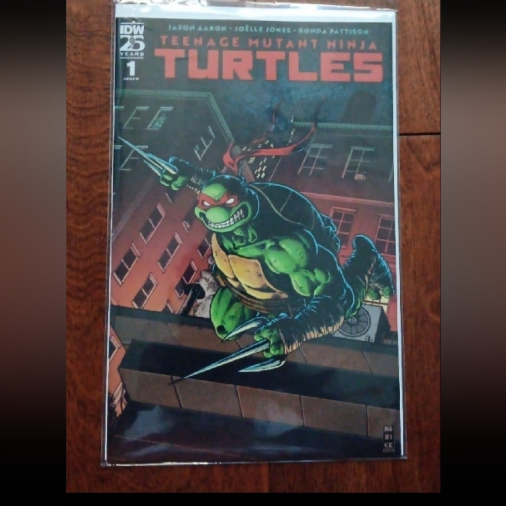 Teenage Mutant Ninja Turtles #1 1:50 Ratio Darrick Robertson Variant Comic Book